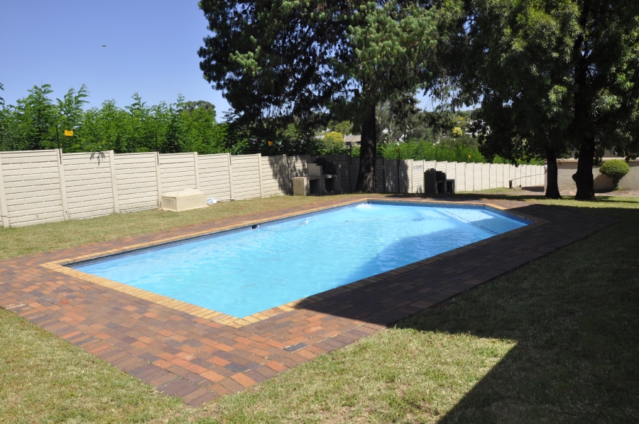 2 Bedroom Property for Sale in Buccleuch Gauteng
