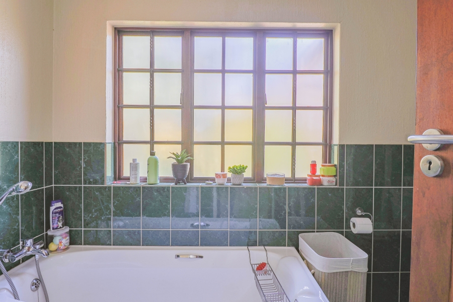 To Let 6 Bedroom Property for Rent in Irene Gauteng