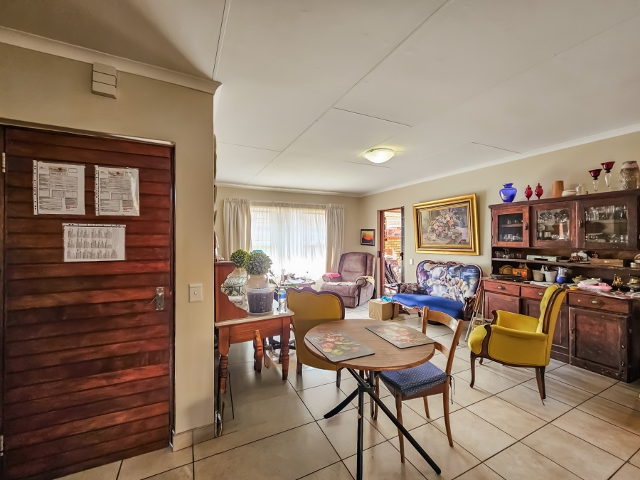 2 Bedroom Property for Sale in Montana Tuine Gauteng