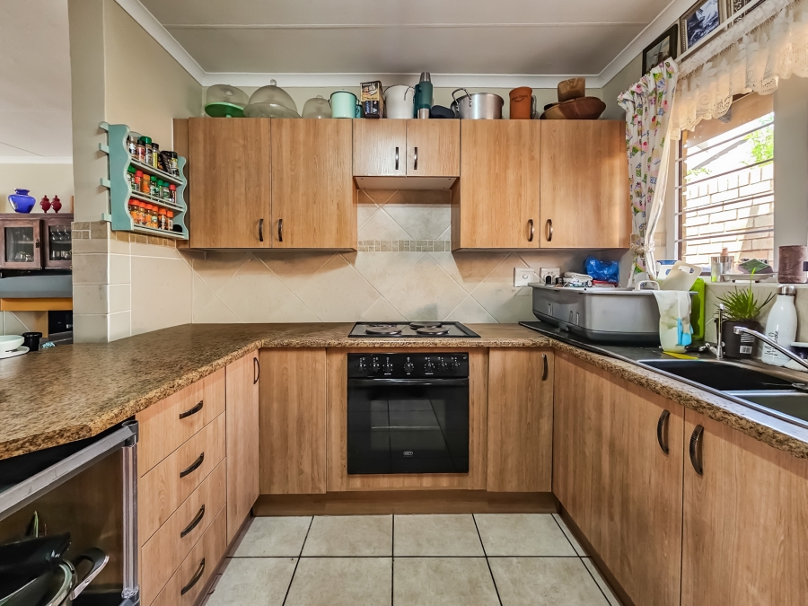 2 Bedroom Property for Sale in Montana Tuine Gauteng