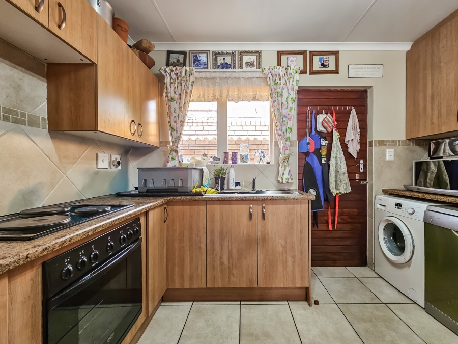 2 Bedroom Property for Sale in Montana Tuine Gauteng