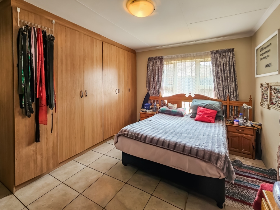 2 Bedroom Property for Sale in Montana Tuine Gauteng