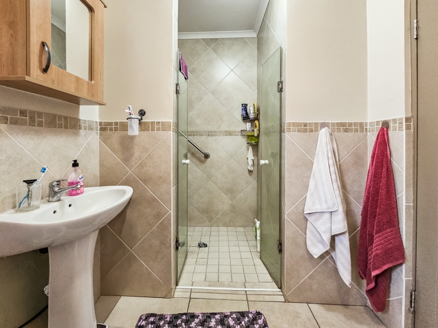 2 Bedroom Property for Sale in Montana Tuine Gauteng