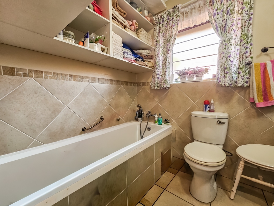 2 Bedroom Property for Sale in Montana Tuine Gauteng
