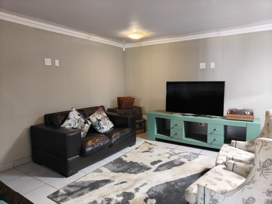 3 Bedroom Property for Sale in Three Rivers Proper Gauteng