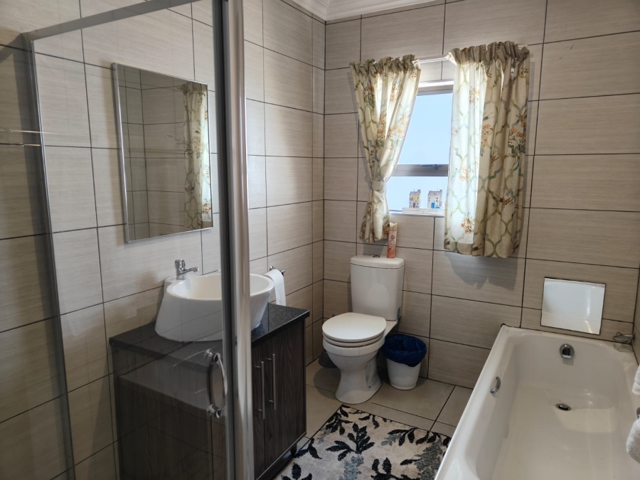 3 Bedroom Property for Sale in Three Rivers Proper Gauteng