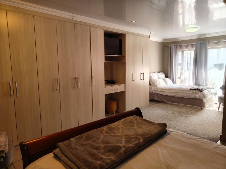 3 Bedroom Property for Sale in Three Rivers Proper Gauteng