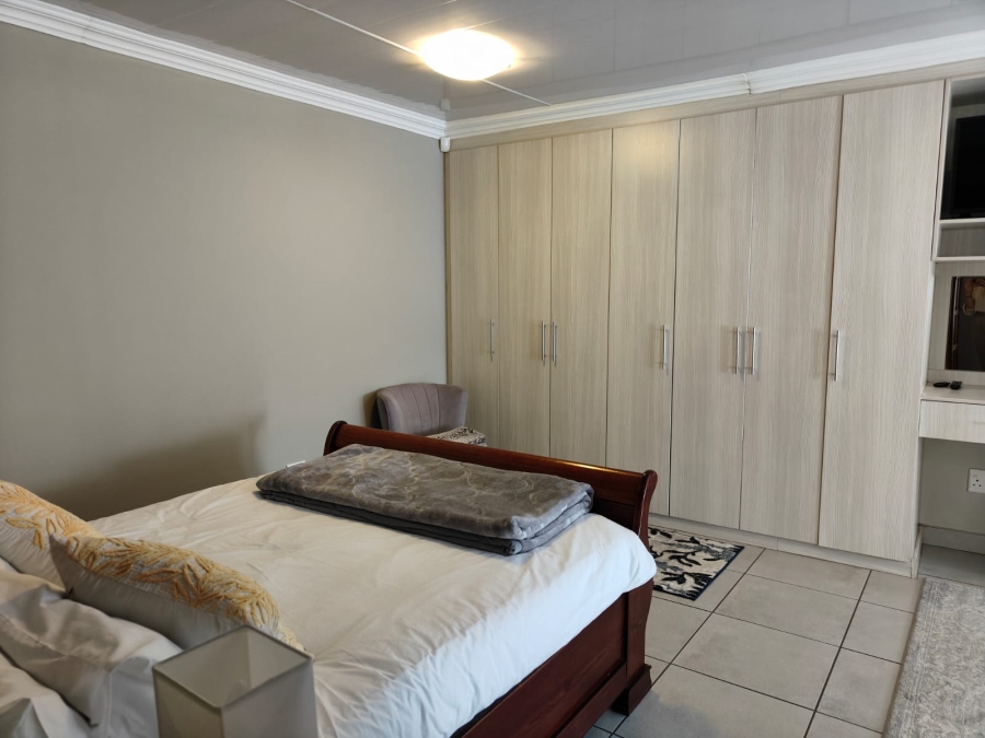 3 Bedroom Property for Sale in Three Rivers Proper Gauteng