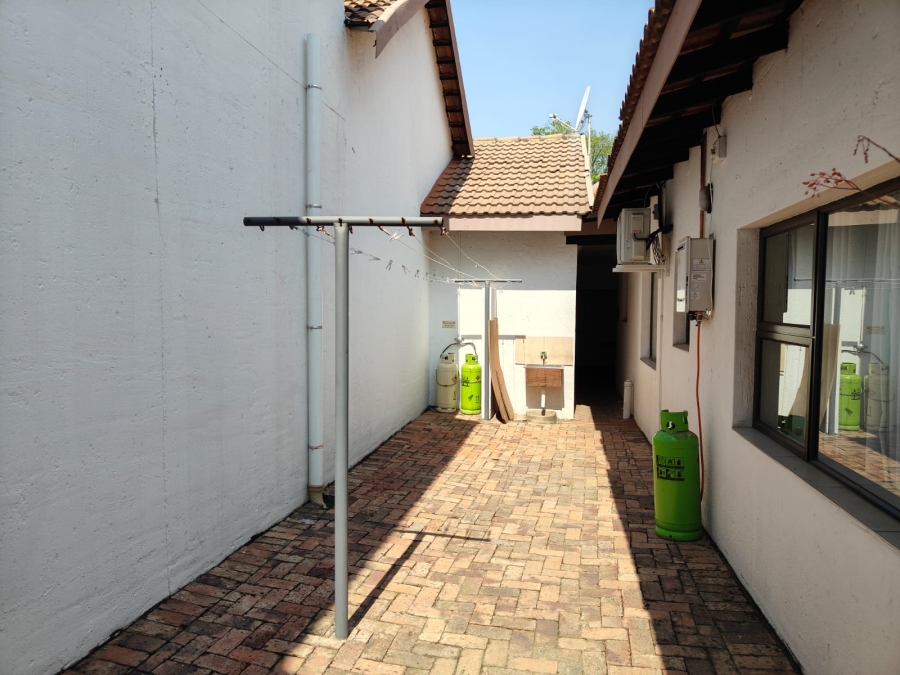 3 Bedroom Property for Sale in Three Rivers Proper Gauteng