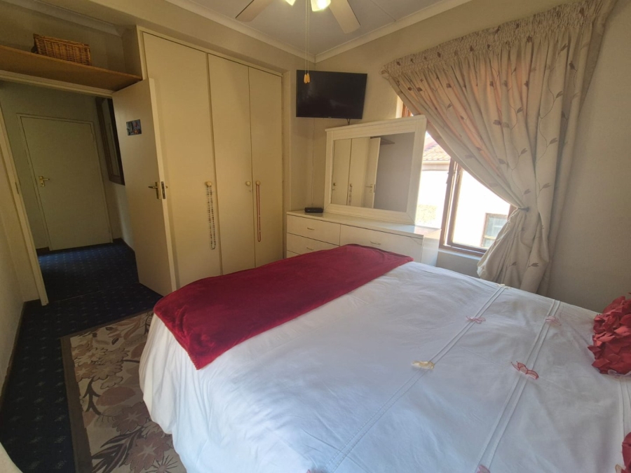 3 Bedroom Property for Sale in Wilro Park Gauteng