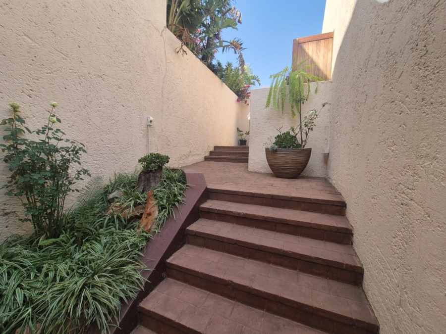 3 Bedroom Property for Sale in Wilro Park Gauteng