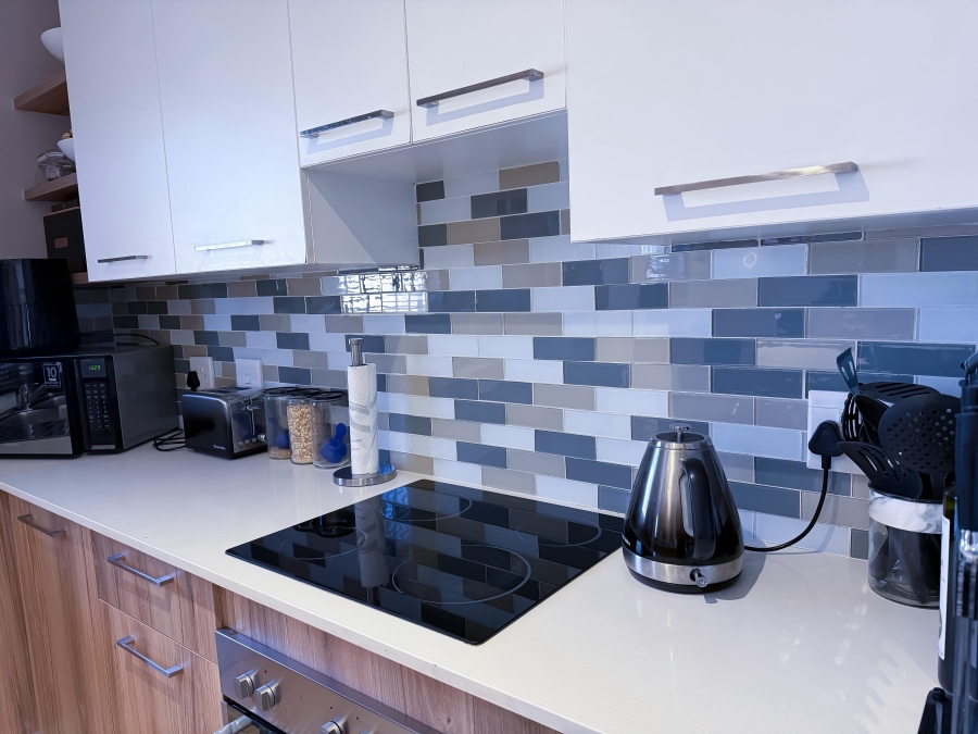To Let 2 Bedroom Property for Rent in Die Hoewes Gauteng