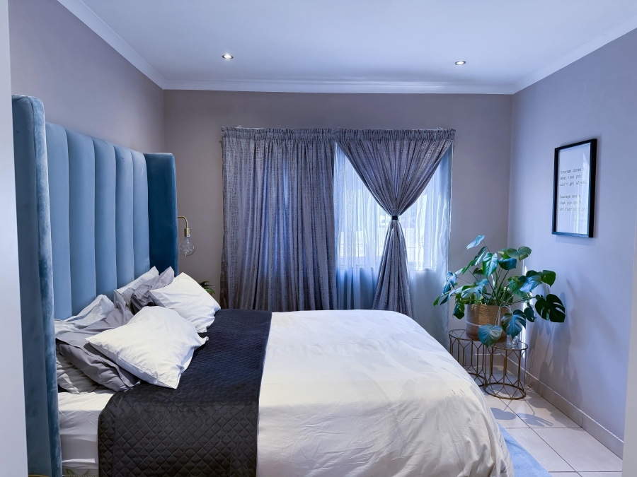To Let 2 Bedroom Property for Rent in Die Hoewes Gauteng