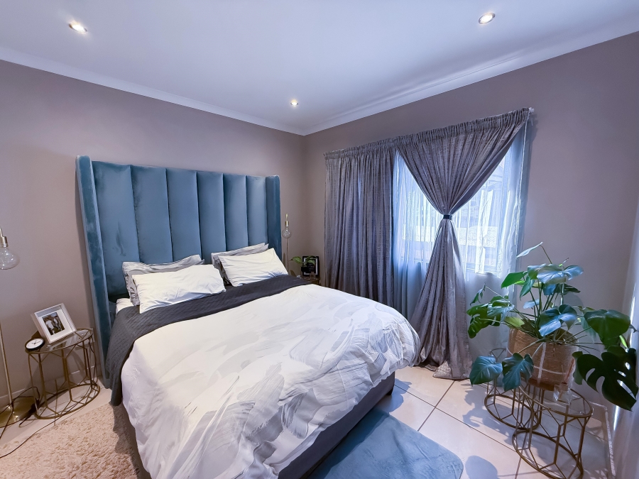 To Let 2 Bedroom Property for Rent in Die Hoewes Gauteng