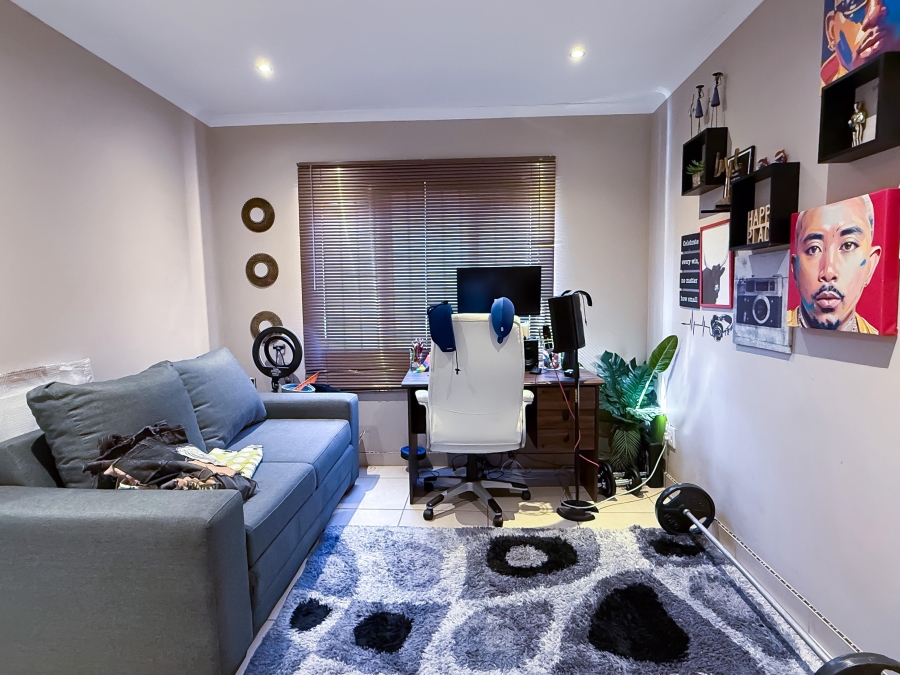 To Let 2 Bedroom Property for Rent in Die Hoewes Gauteng