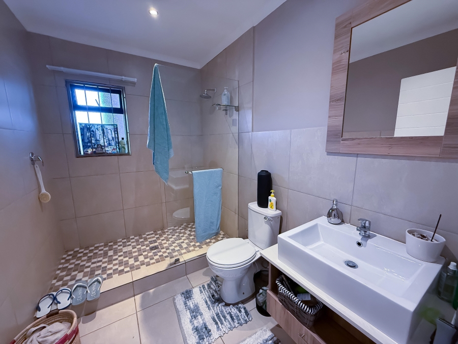 To Let 2 Bedroom Property for Rent in Die Hoewes Gauteng