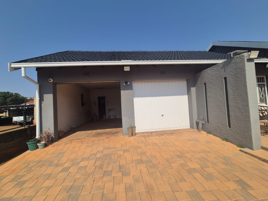 3 Bedroom Property for Sale in Wilro Park Gauteng