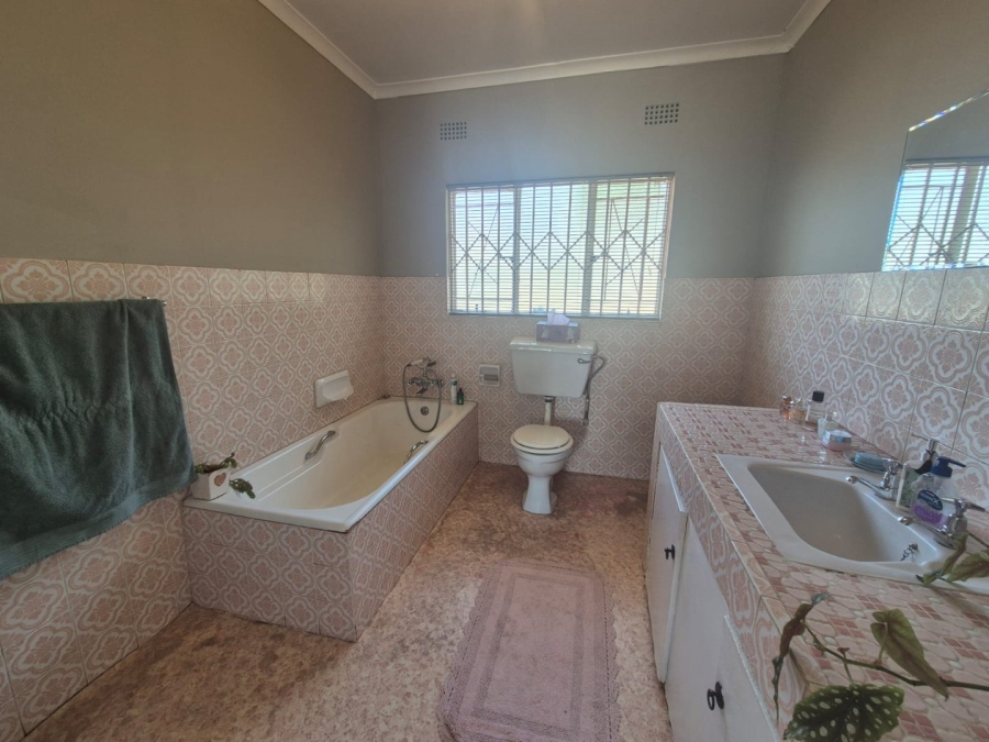 3 Bedroom Property for Sale in Wilro Park Gauteng