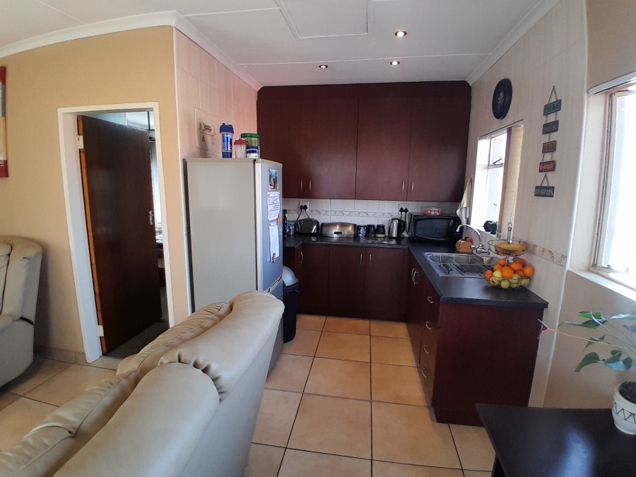 5 Bedroom Property for Sale in Witpoortjie Gauteng
