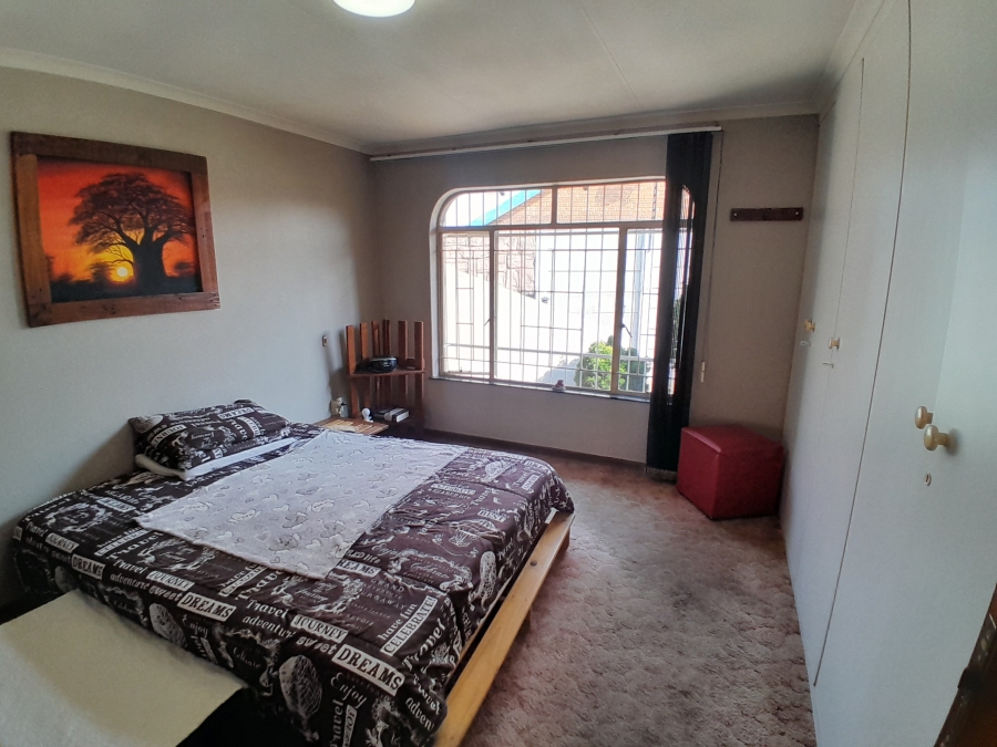 5 Bedroom Property for Sale in Witpoortjie Gauteng