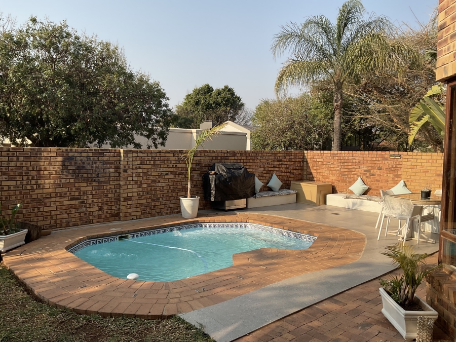 4 Bedroom Property for Sale in Silver Lakes Golf Estate Gauteng