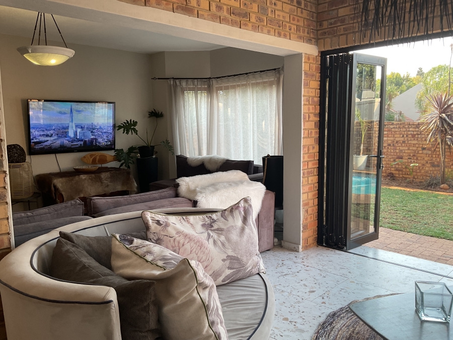 4 Bedroom Property for Sale in Silver Lakes Golf Estate Gauteng