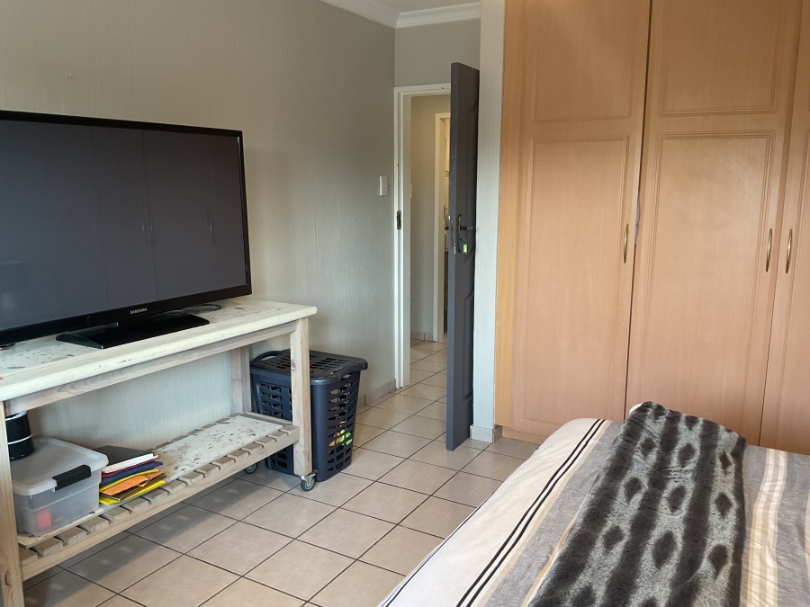 4 Bedroom Property for Sale in Silver Lakes Golf Estate Gauteng