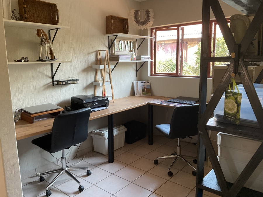 4 Bedroom Property for Sale in Silver Lakes Golf Estate Gauteng
