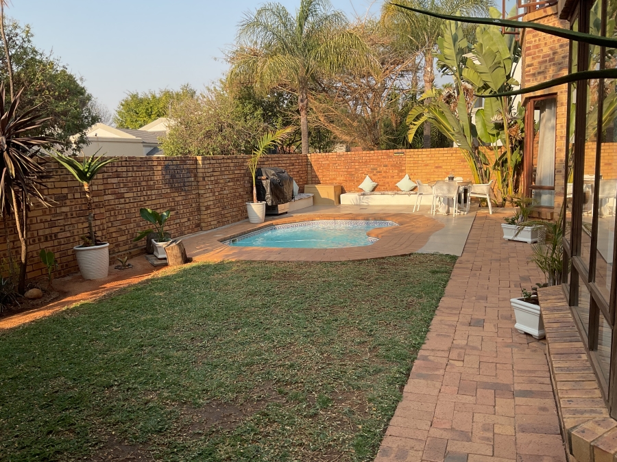 4 Bedroom Property for Sale in Silver Lakes Golf Estate Gauteng