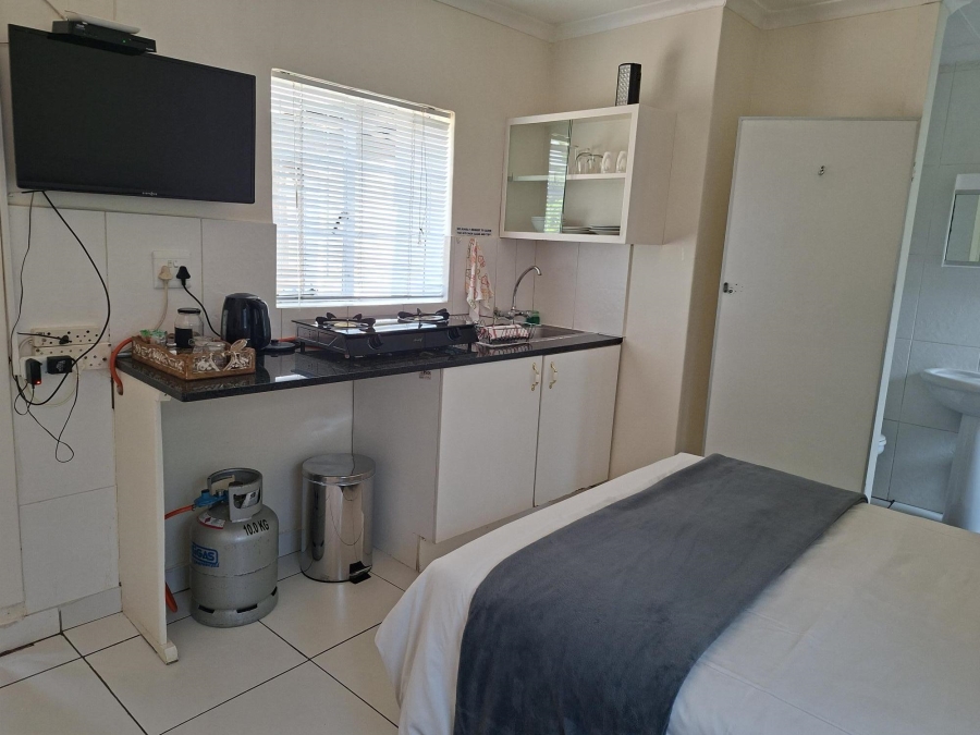 5 Bedroom Property for Sale in Brooklyn Gauteng