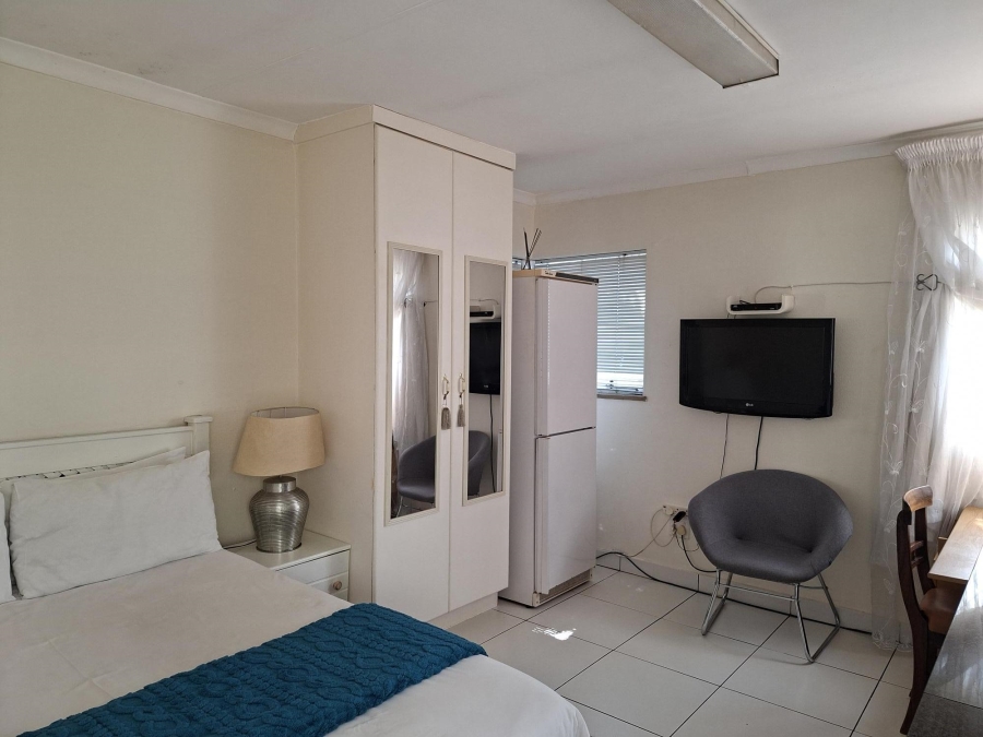 5 Bedroom Property for Sale in Brooklyn Gauteng
