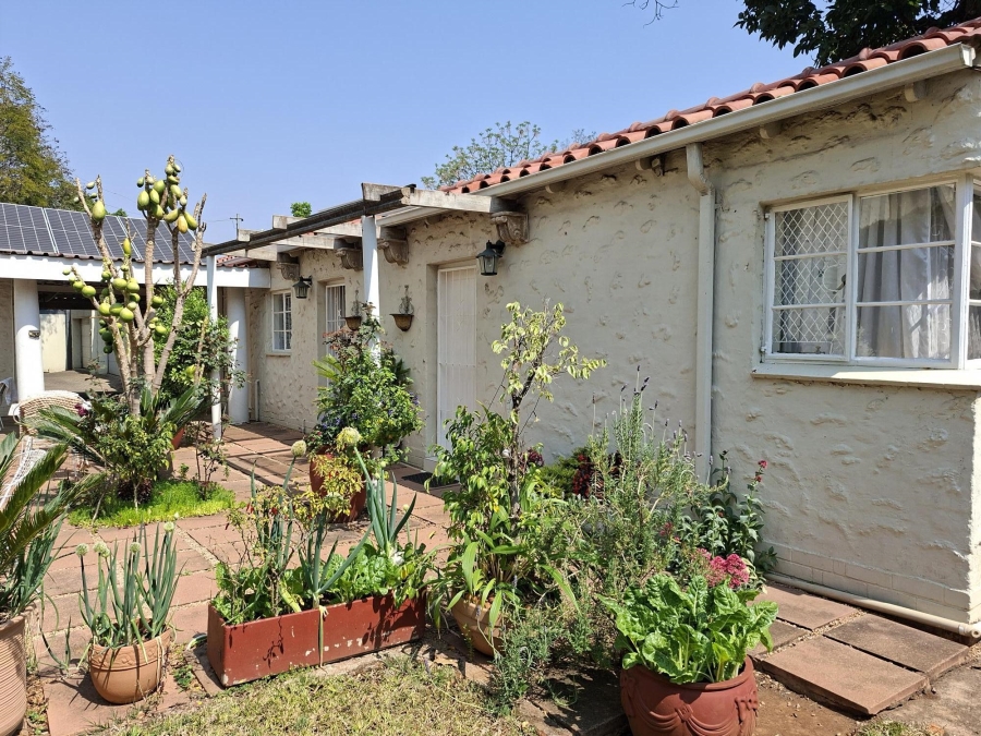 5 Bedroom Property for Sale in Brooklyn Gauteng