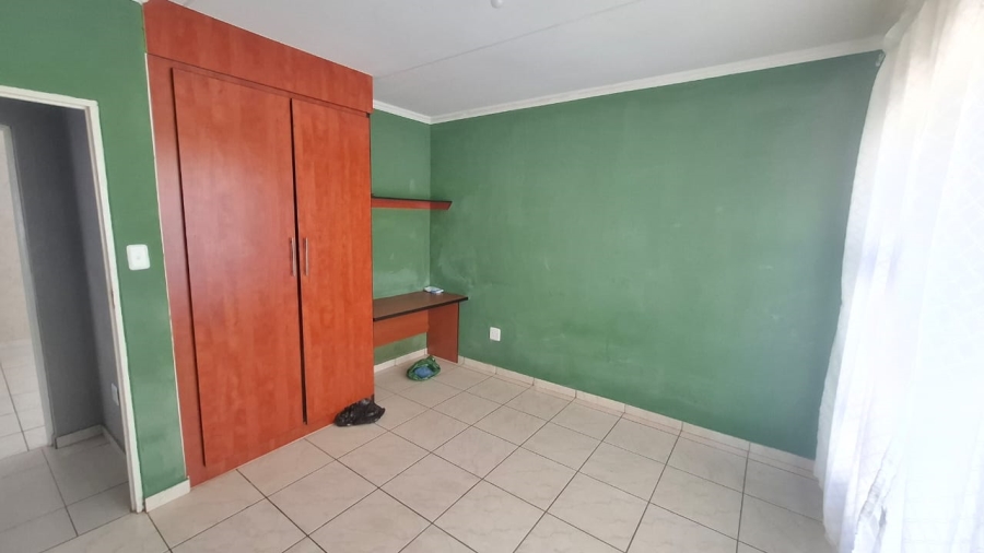 To Let 4 Bedroom Property for Rent in The Orchards Gauteng