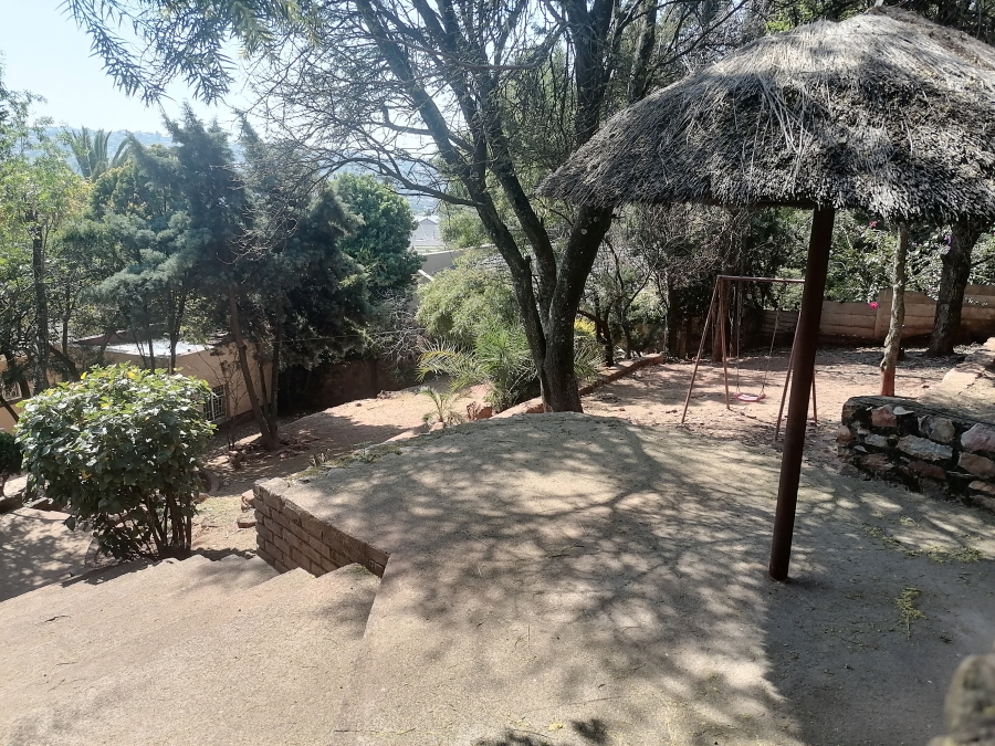 To Let 5 Bedroom Property for Rent in Wilro Park Gauteng