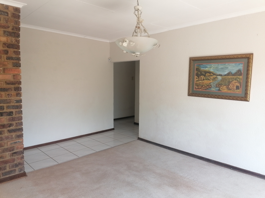 To Let 5 Bedroom Property for Rent in Wilro Park Gauteng