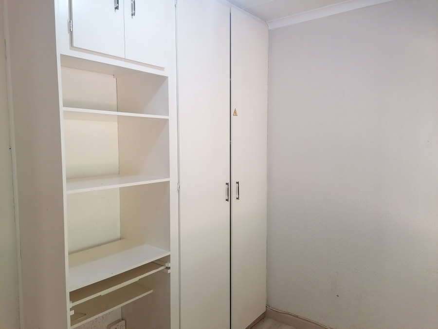 To Let 5 Bedroom Property for Rent in Wilro Park Gauteng