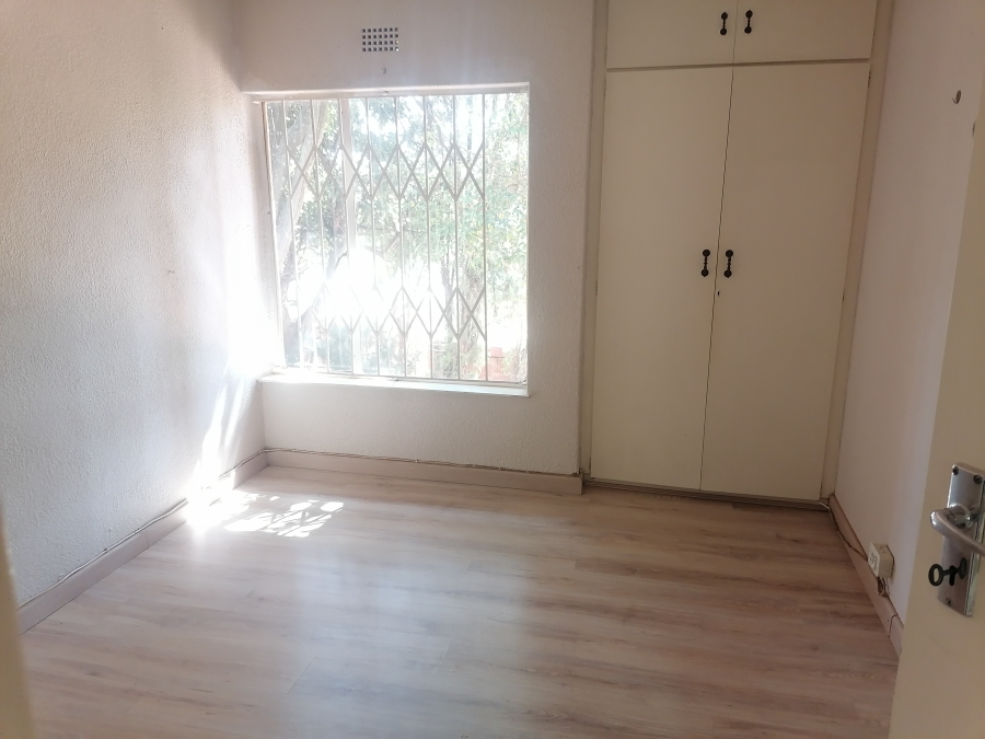 To Let 5 Bedroom Property for Rent in Wilro Park Gauteng