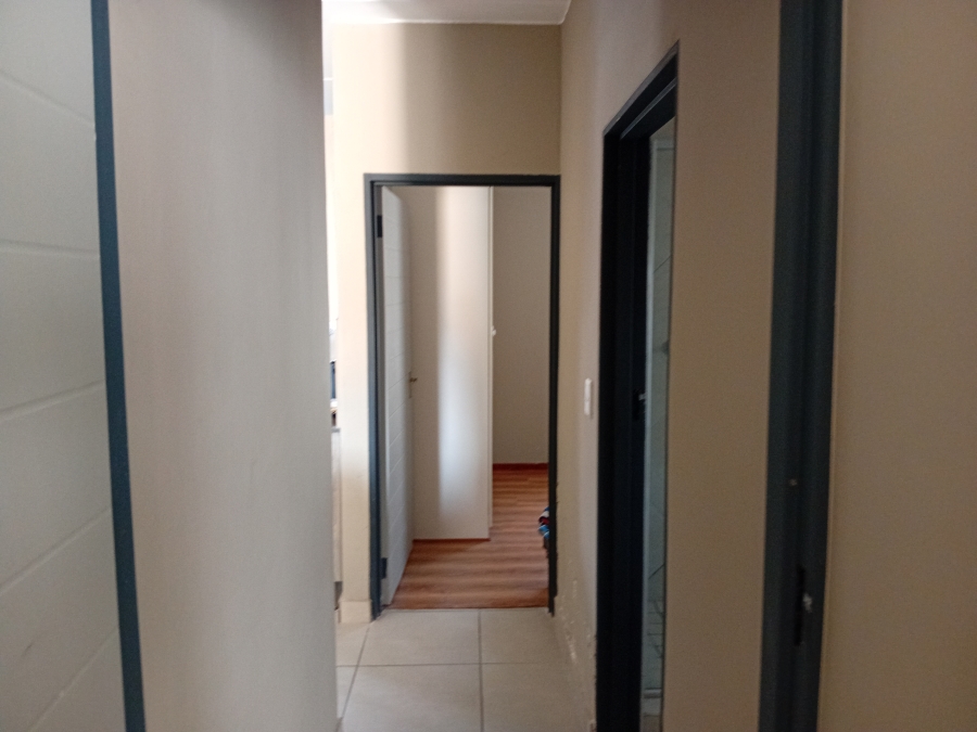 To Let 2 Bedroom Property for Rent in Glen Austin Gauteng