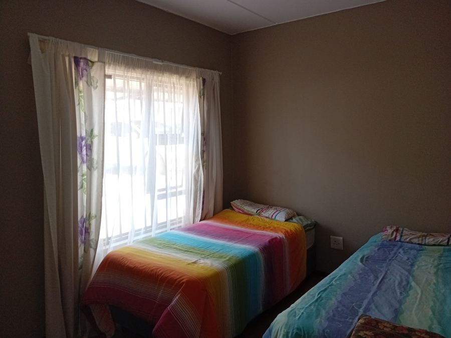 To Let 2 Bedroom Property for Rent in Glen Austin Gauteng