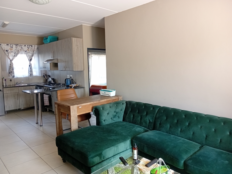 To Let 2 Bedroom Property for Rent in Glen Austin Gauteng