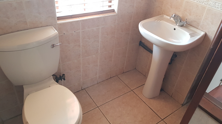 To Let 1 Bedroom Property for Rent in Greymont Gauteng