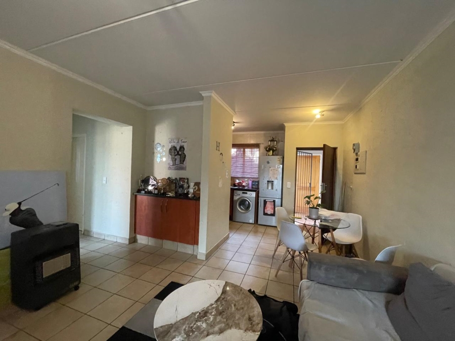 To Let 2 Bedroom Property for Rent in Noordwyk Gauteng