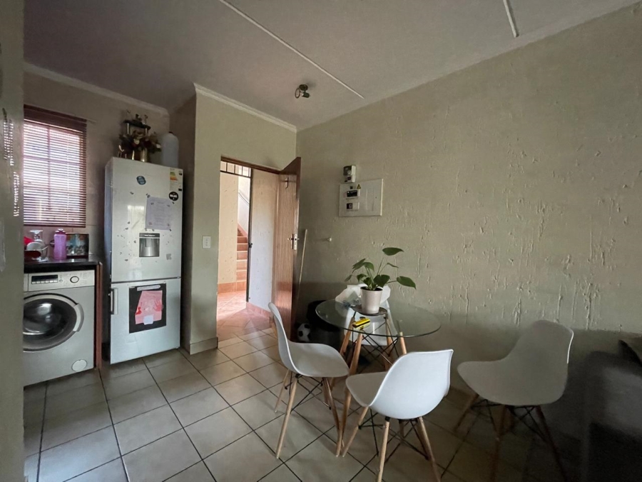 To Let 2 Bedroom Property for Rent in Noordwyk Gauteng