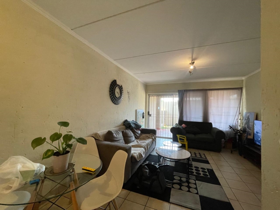 To Let 2 Bedroom Property for Rent in Noordwyk Gauteng