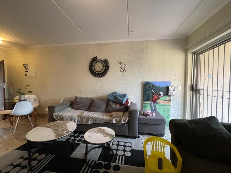 To Let 2 Bedroom Property for Rent in Noordwyk Gauteng
