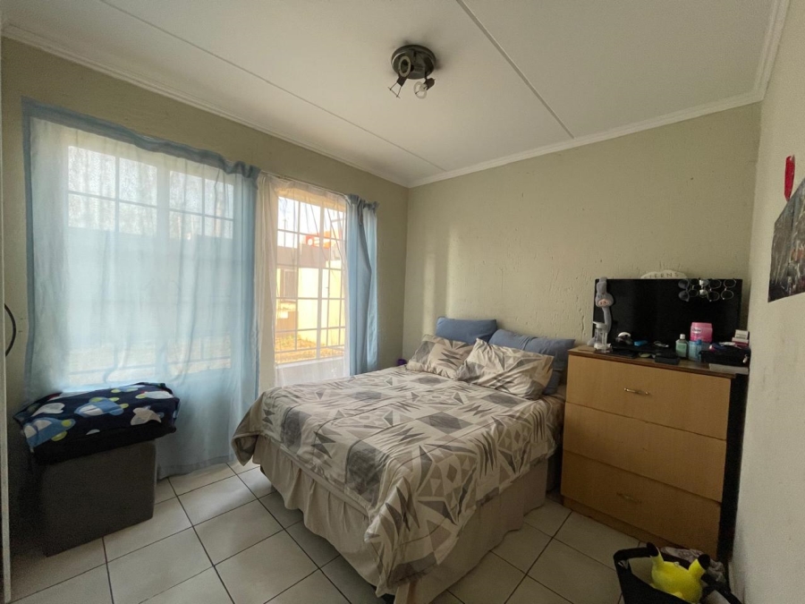 To Let 2 Bedroom Property for Rent in Noordwyk Gauteng
