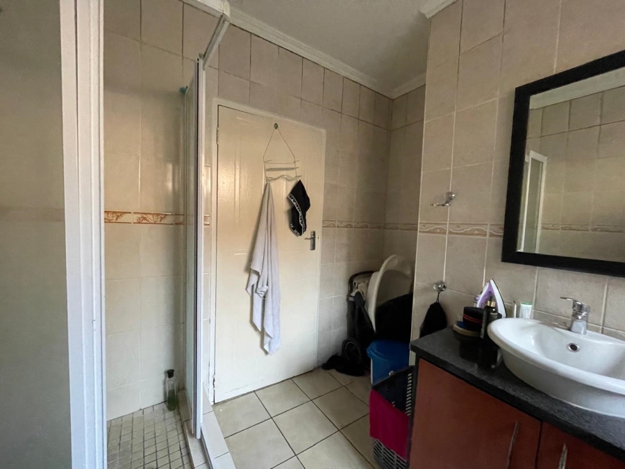 To Let 2 Bedroom Property for Rent in Noordwyk Gauteng