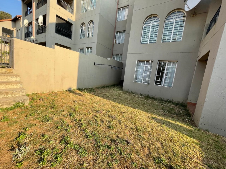 To Let 2 Bedroom Property for Rent in Noordwyk Gauteng