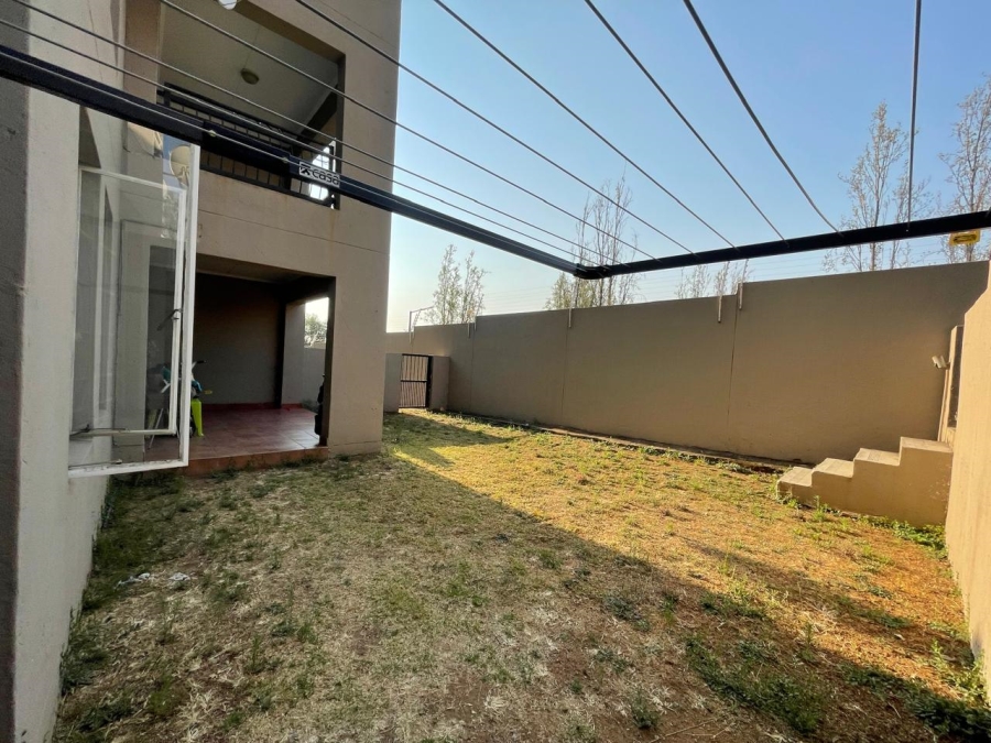 To Let 2 Bedroom Property for Rent in Noordwyk Gauteng