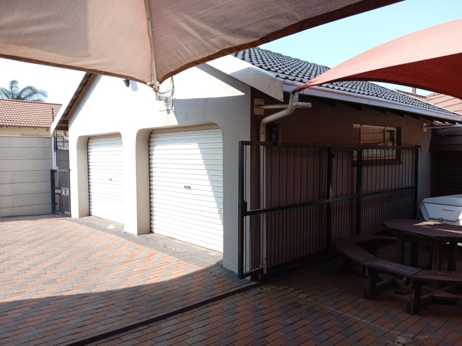 3 Bedroom Property for Sale in Witpoortjie Gauteng